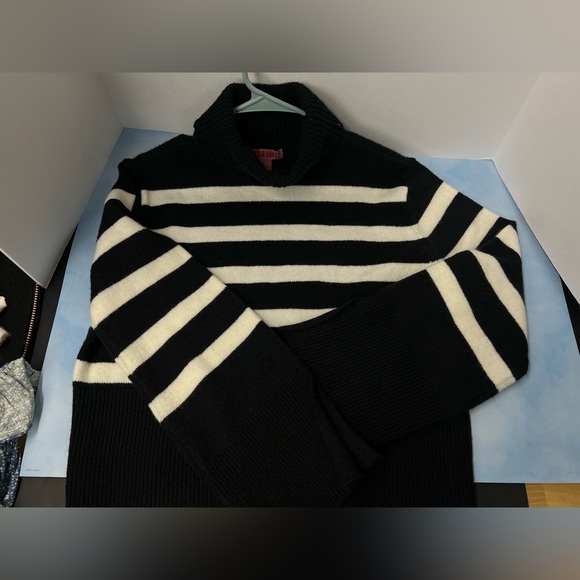 Coco & Shy high quality sweater size medium  excellent condition - Picture 4 of 8